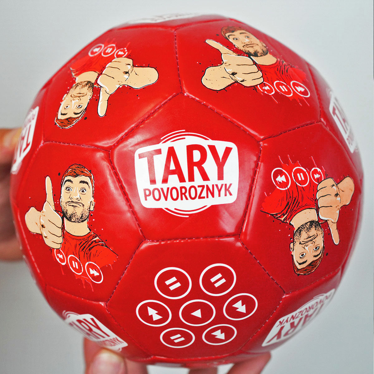 Fotbalový míč Tary Povoroznyk