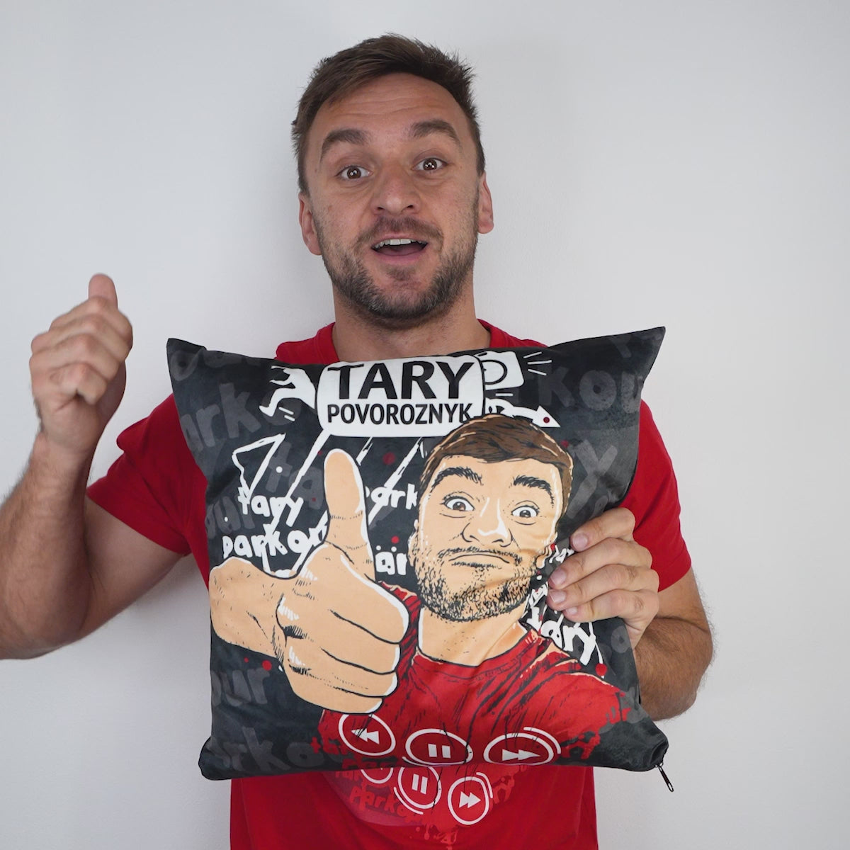 Polštář Tary Povoroznyk černý