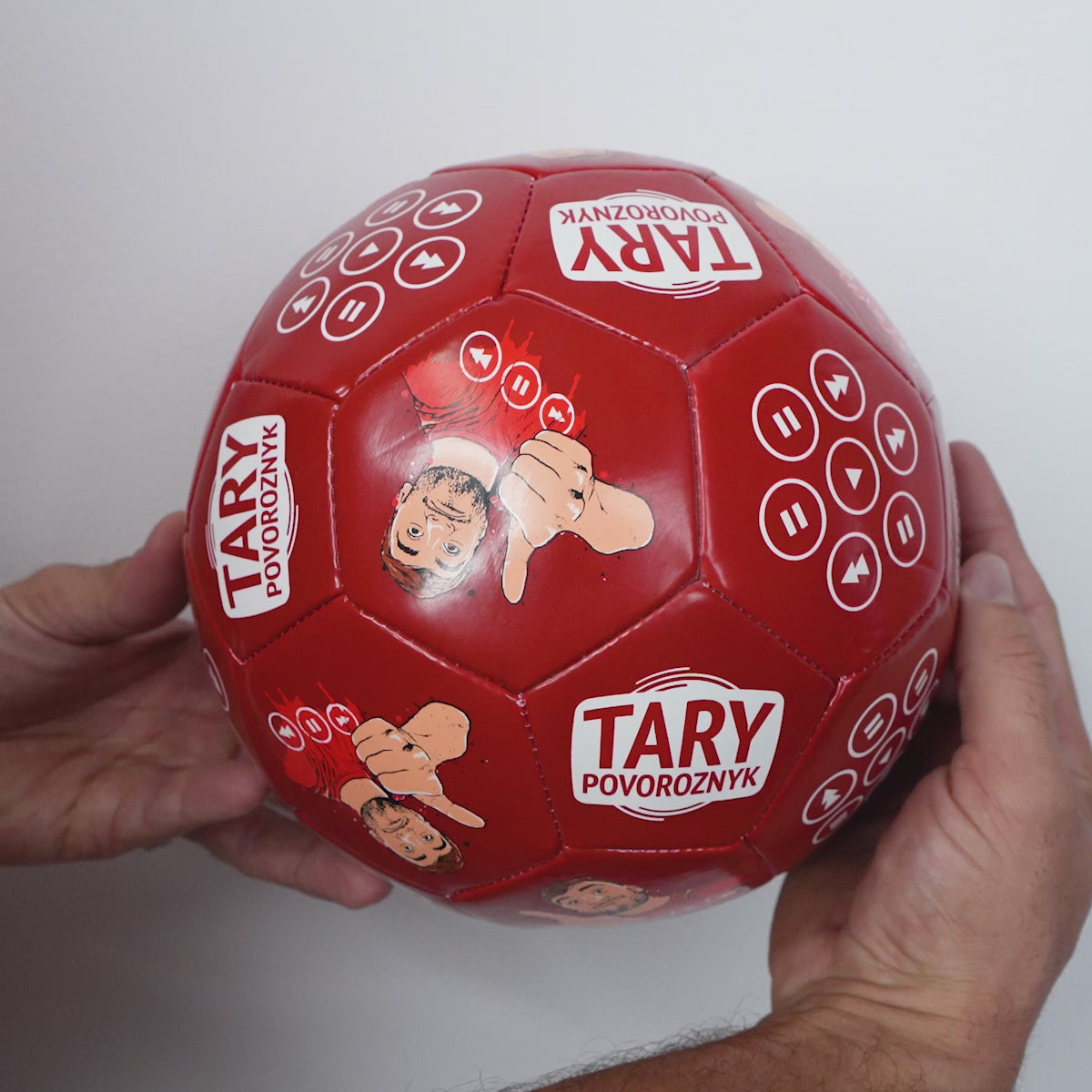 Fotbalový míč Tary Povoroznyk