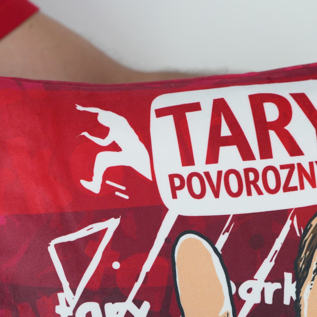 Polštář Tary Povoroznyk červený